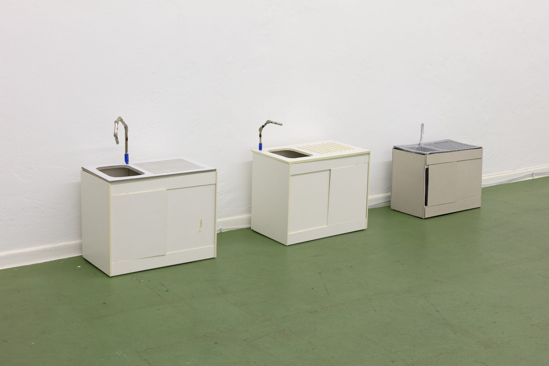 Steigende Mieten (I, II, III), 2019
Polystyrene sheets, Tin whistles, Polymer clay, Tubes, Blowing&nbsp;machine, Water pump, Sound (duration 10 min, 5 min break, looping)
45&thinsp;&times;&thinsp;35&thinsp;cm, 3 Parts